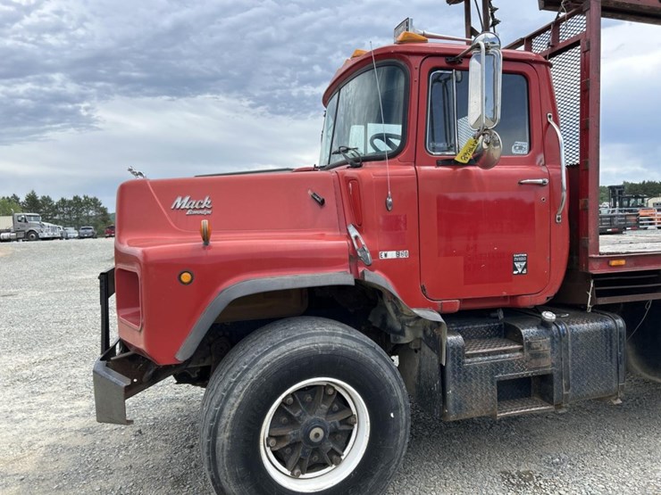 1994-mack-dm688s-image-10