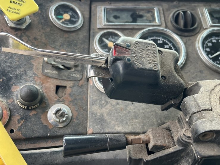 1995-ford-l9000-image-104