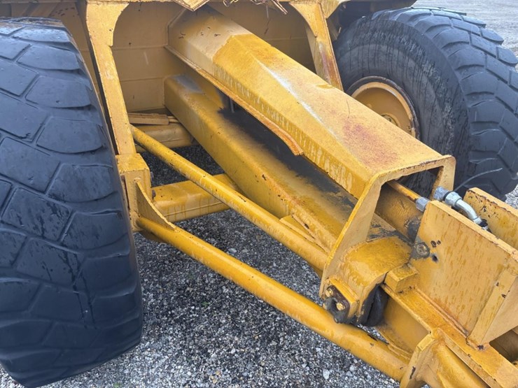 caterpillar-60-image-15