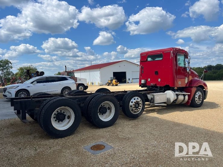2007-freightliner-columbia-truck-(jn2954,-unit-2158)-image-11
