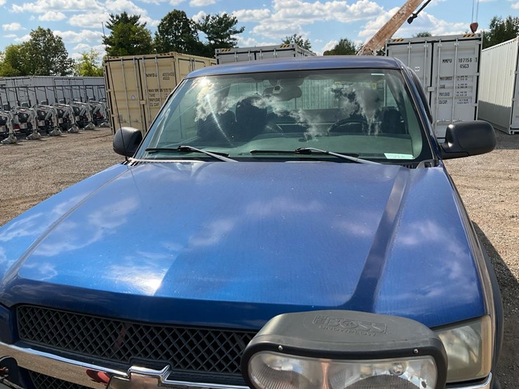 2004-chevrolet-k2500-image-21
