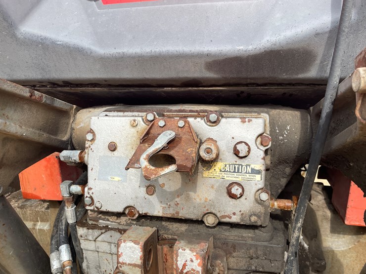 massey-ferguson-2705-image-54