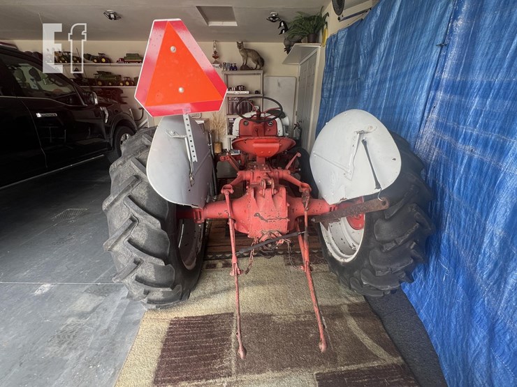 1952-ford-tractor-image-9