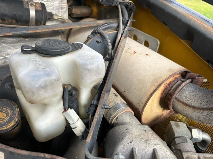 2012-deere-333d-image-30