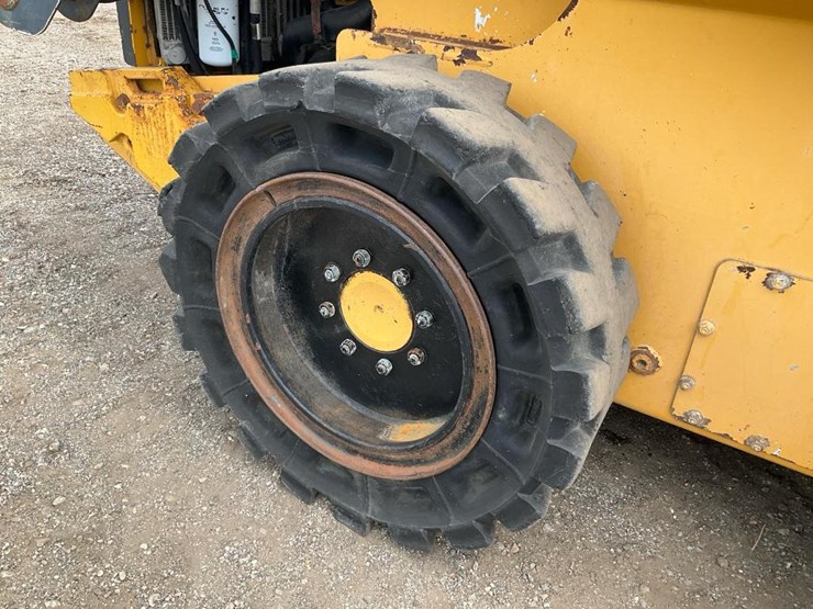 2012-deere-326d-image-8