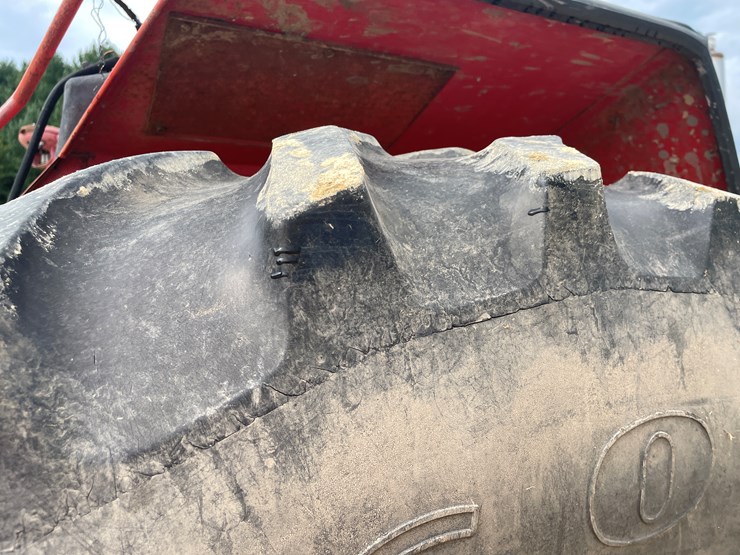 massey-ferguson-2705-image-89