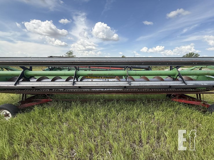 john-deere-224-image-12