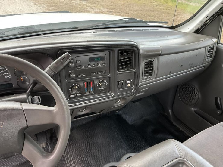 2007-chevrolet-3500-image-49