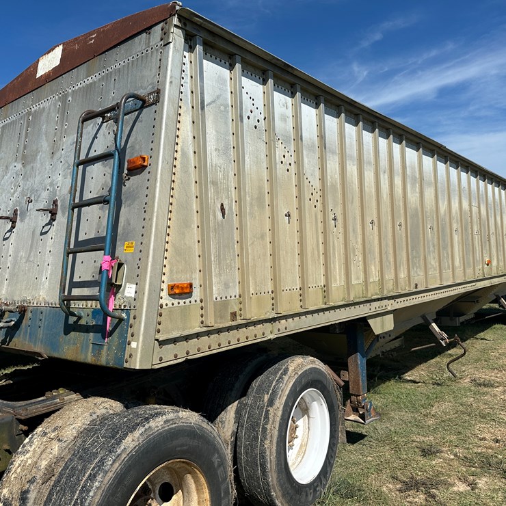 #32158 • Hobbs 42' T/A Aluminum Hopper Bottom Trailer VIN: BLV-9983-04