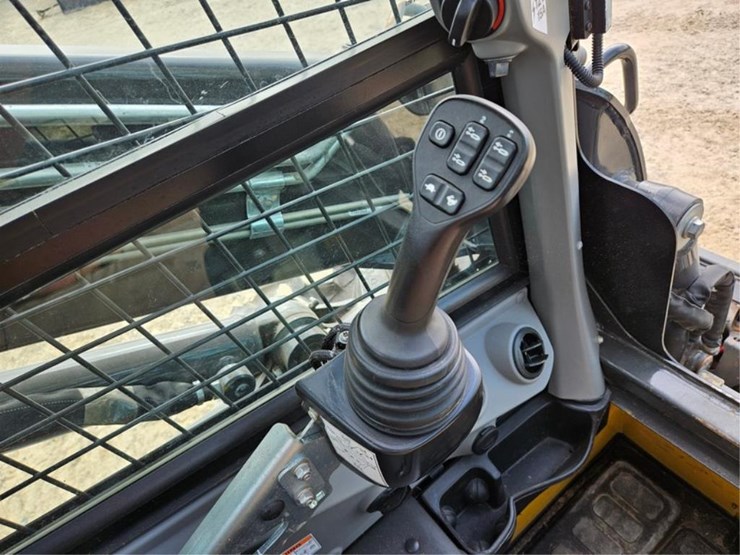 new-holland-l328-image-21