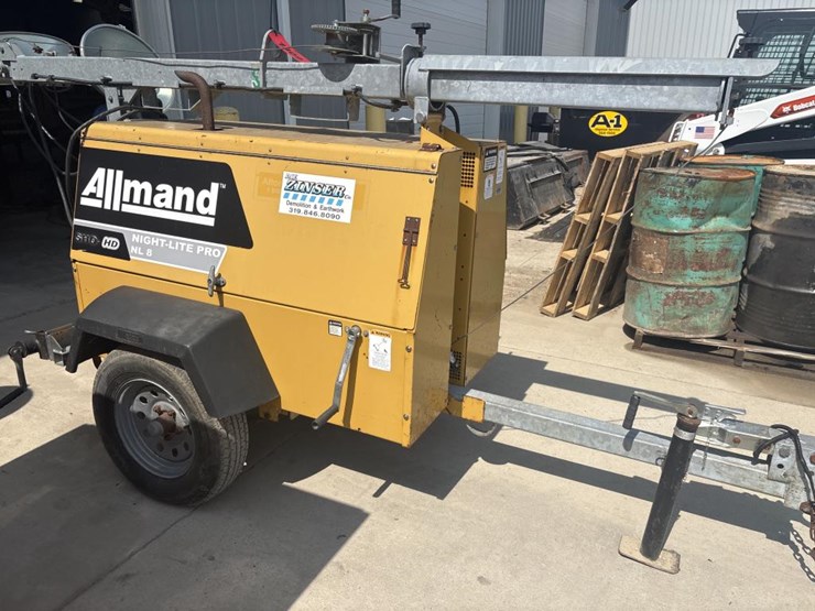#1309-•-allmand-night-pro-towable-light-plant-image-2