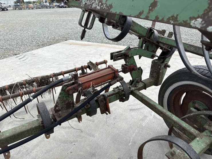 john-deere-18-image-15
