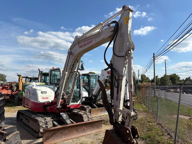 2019-takeuchi-tb290-image-5