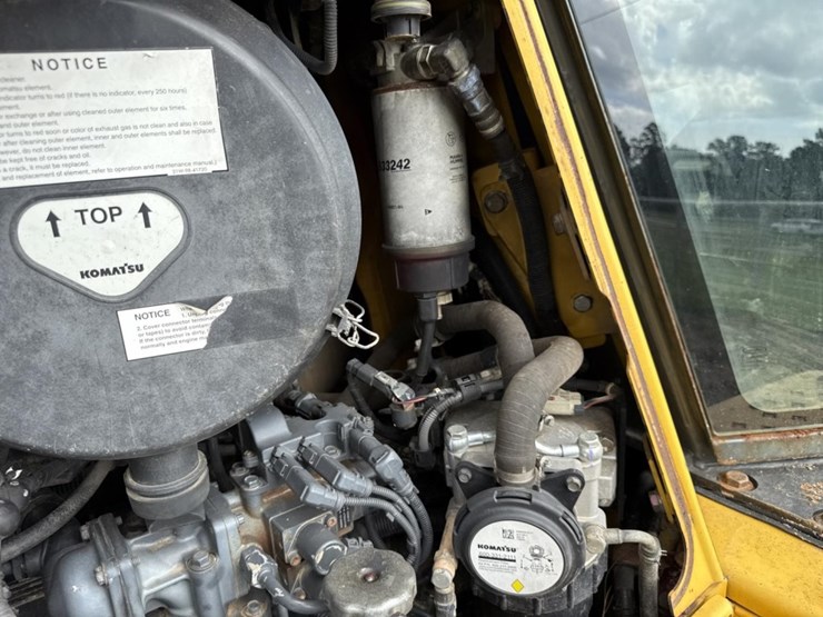 2014-komatsu-d65px-17-image-28