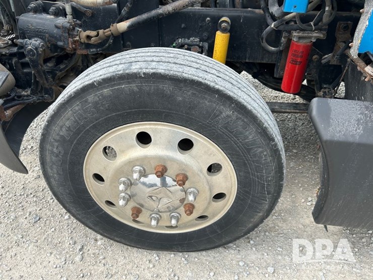 1999-kenworth-t600-image-13