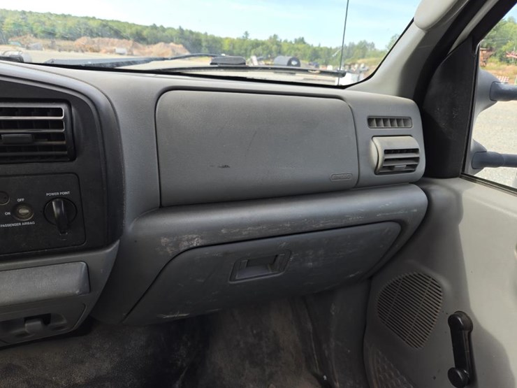 2006-ford-f550-image-48