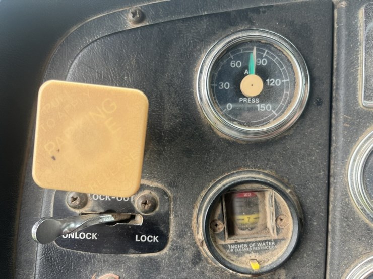 1993-ford-l9000-image-91