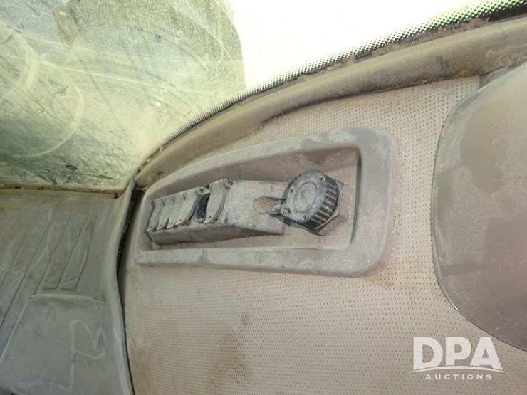 2020-john-deere-f4365-image-120