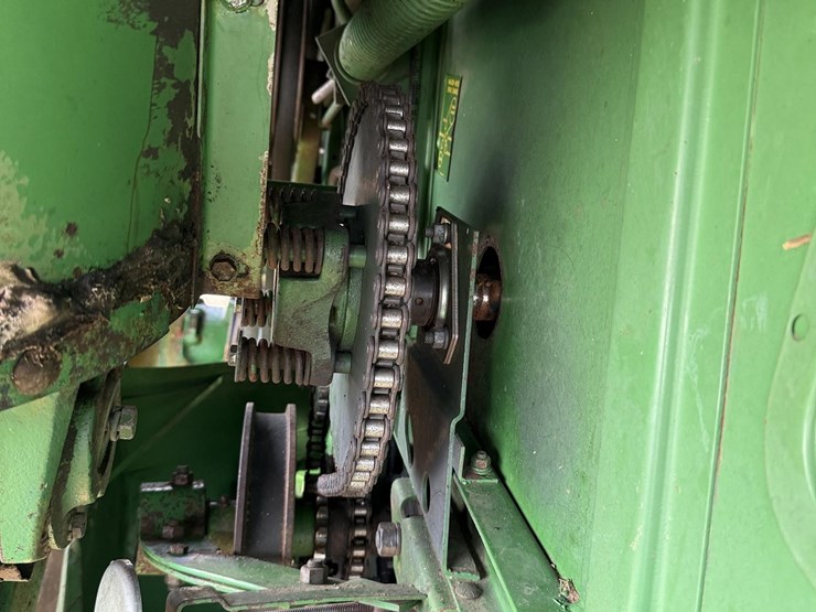 john-deere-8820-image-34