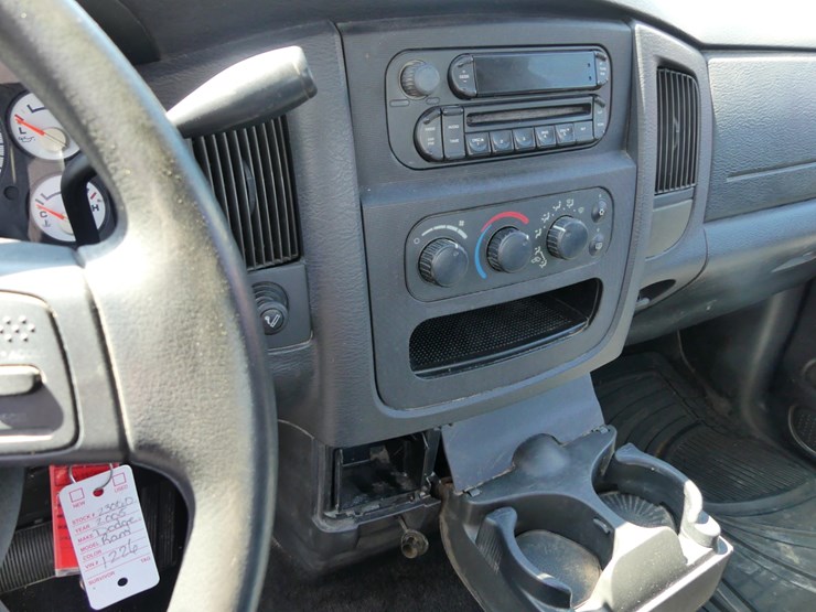 2005-dodge-ram-1500-image-12