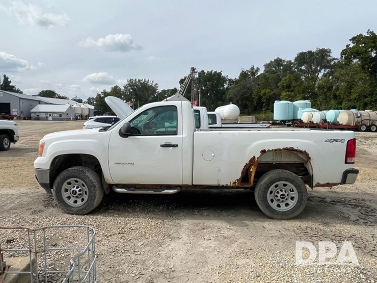 2012-gmc-3500hd-image-8