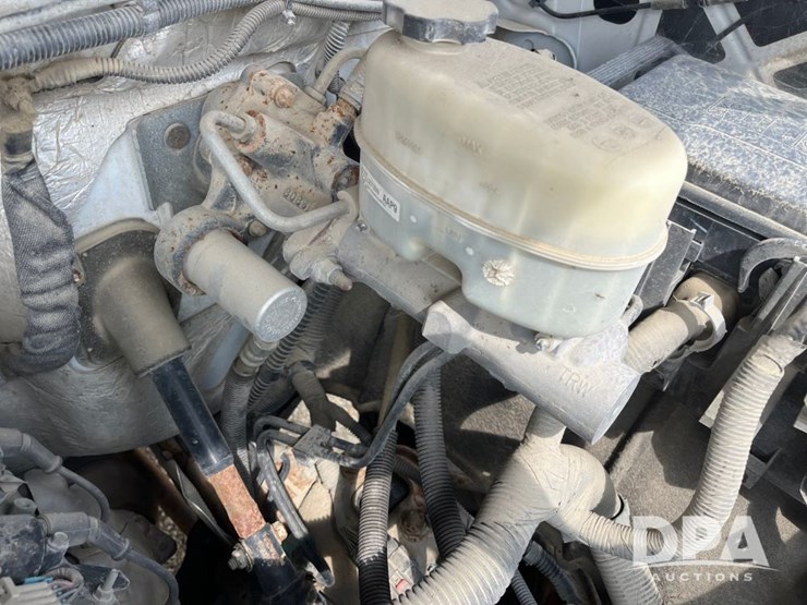 2017-gmc-3500-image-48