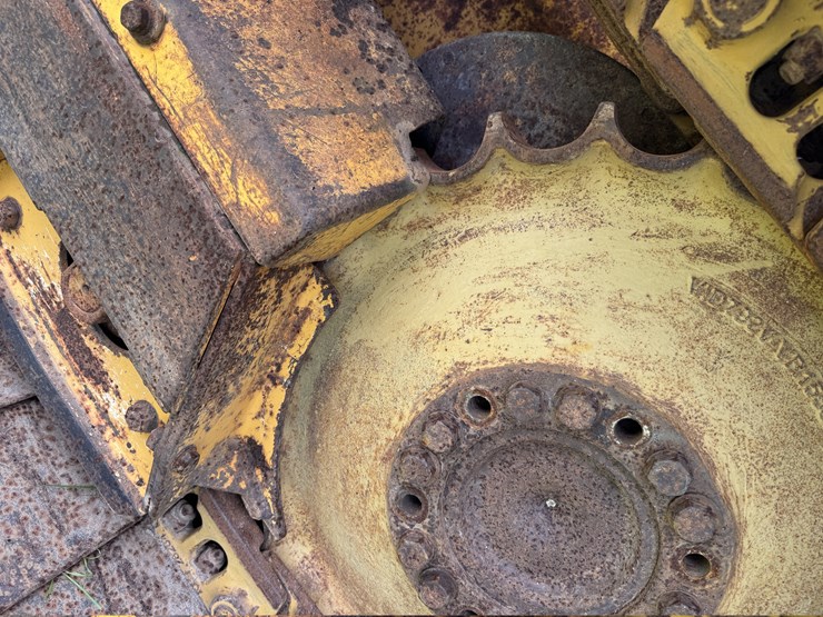 2011-deere-650j-image-8