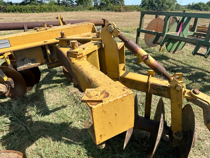 #32162-•-prime-1016-9"-tandem-levee-plow-image-6