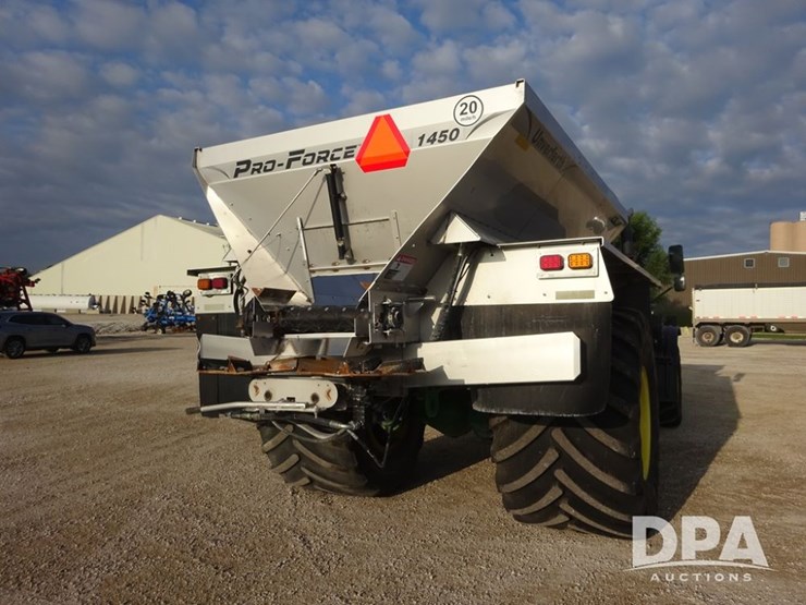 2019-john-deere-f4365-image-20