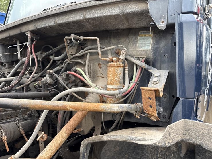 2001-caterpillar-3126-image-13