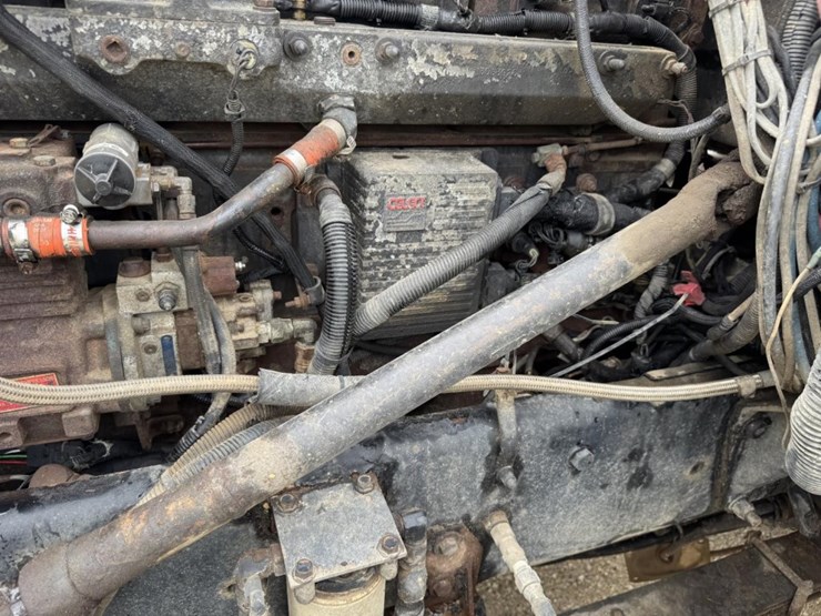 1995-peterbilt-359-image-68