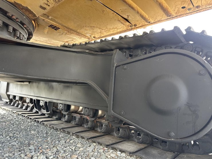 2011-caterpillar-320d-image-71
