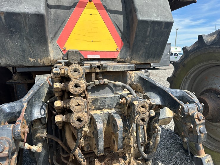 #32184-•-inop-case-international-7140-tractor-image-18