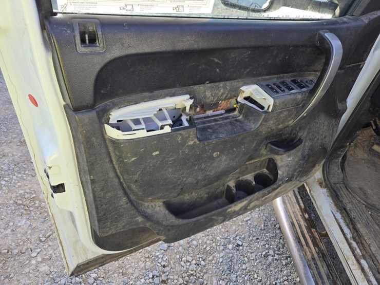 2012-chevrolet-silverado-2500-image-69