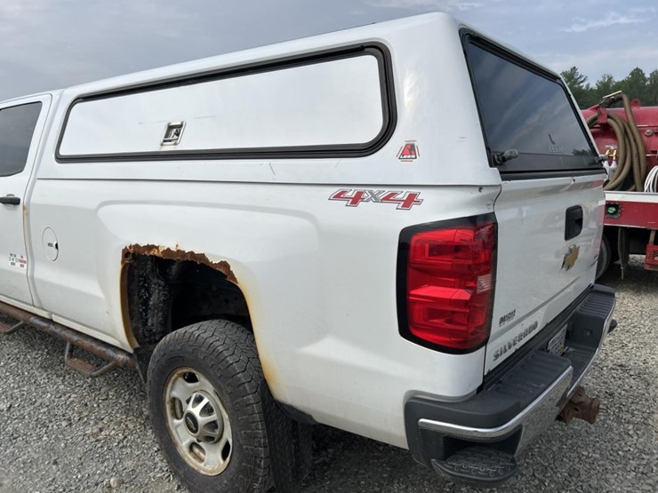 2015-chevrolet-2500hd-image-14