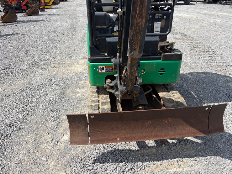 2018-deere-17g-image-9