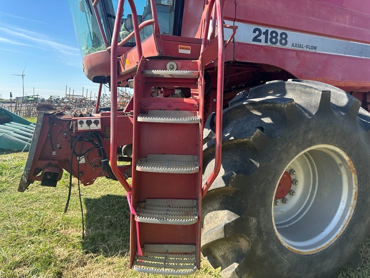 #32155-•-1997-case-international-2188-combine-image-86