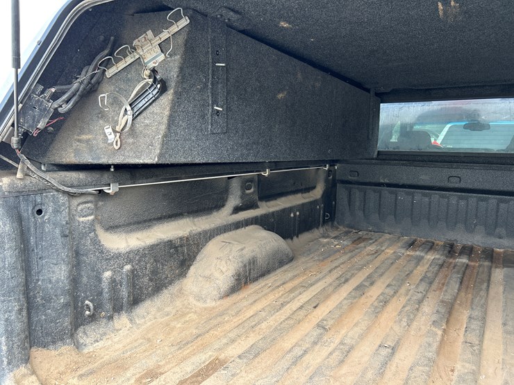 2014-chevrolet-3500-image-11
