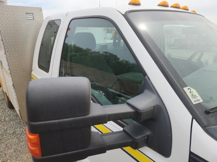 2011-ford-f550-image-21
