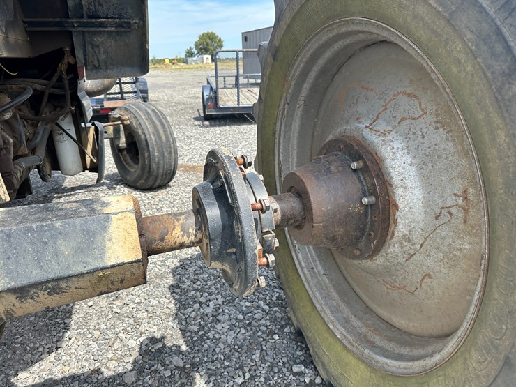 #32184-•-inop-case-international-7140-tractor-image-11