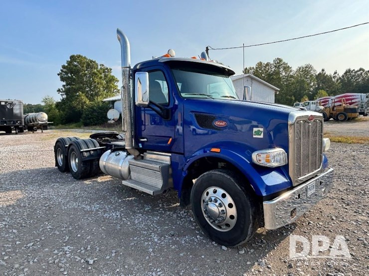 2019-peterbilt-567-image-5