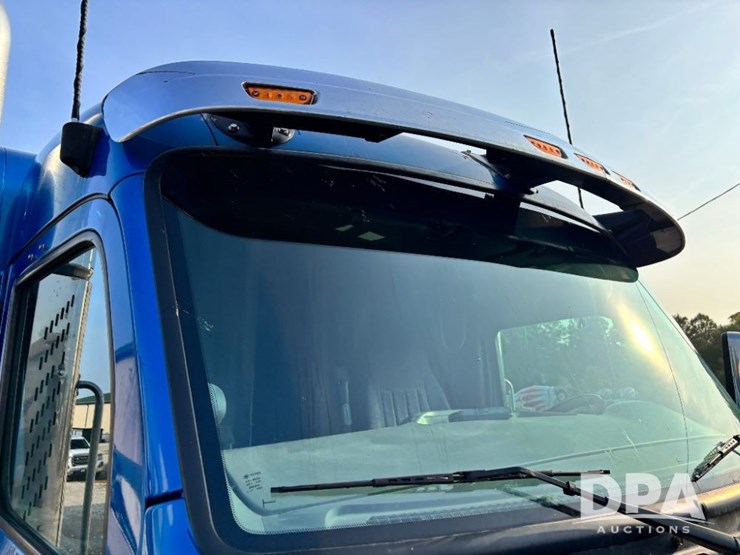 2015-peterbilt-579-image-71