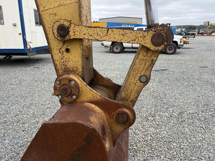2011-caterpillar-320d-image-20