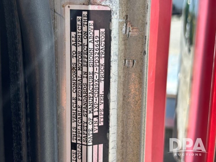 1993-peterbilt-377-image-105