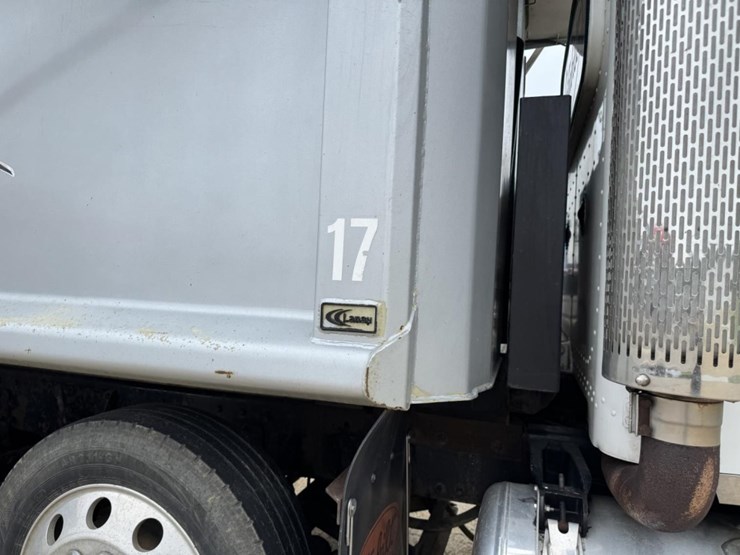 1995-peterbilt-359-image-19