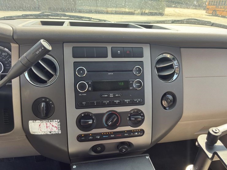 2008-ford-expedition-image-13