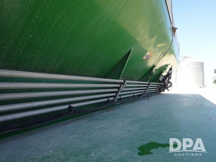 2020-john-deere-2020-image-32