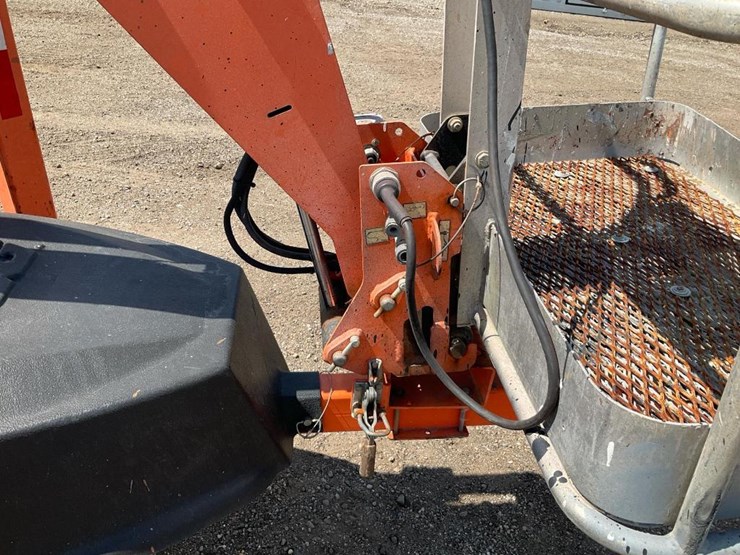2012-jlg-t350-image-20