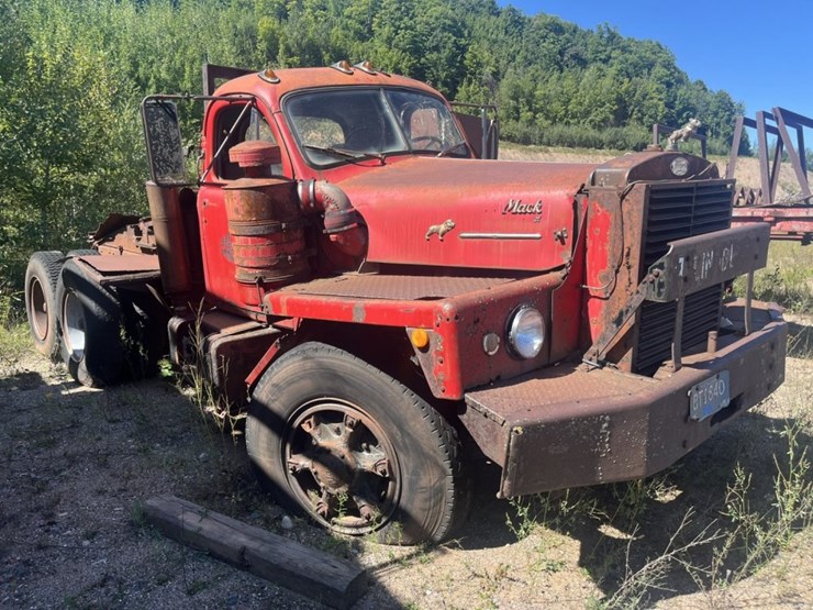 #1606-•-mack-diesel-day-cab-truck-tractor-image-7