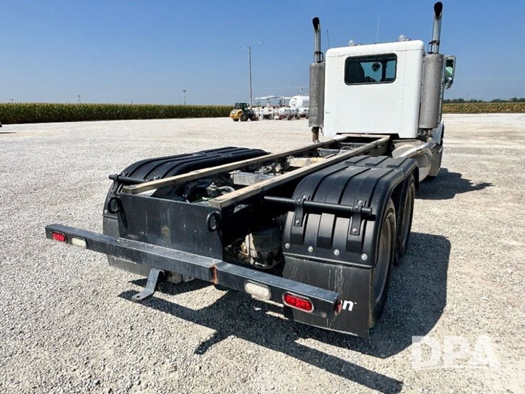 1986-peterbilt-359-image-10